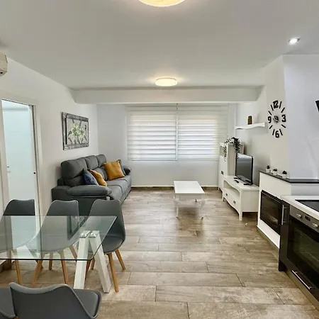 Escapada De Relax Y Diseno Con Piscina Y Barbacoa