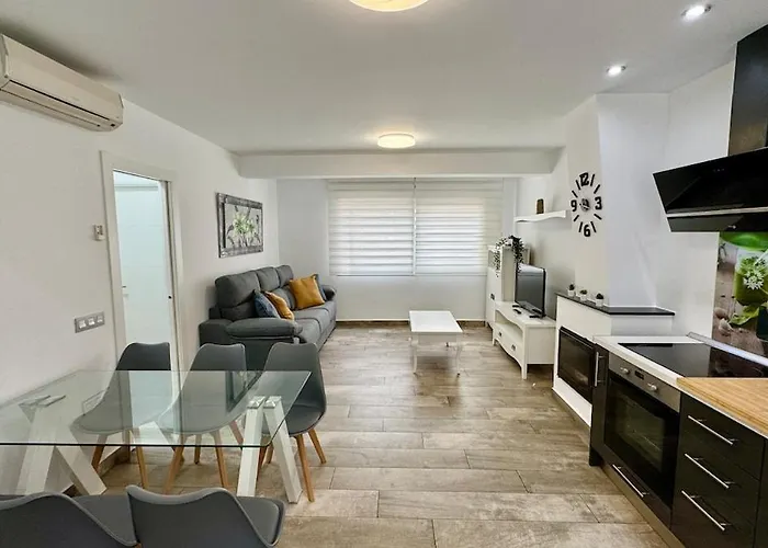 Escapada De Relax Y Diseno Con Piscina Y Barbacoa