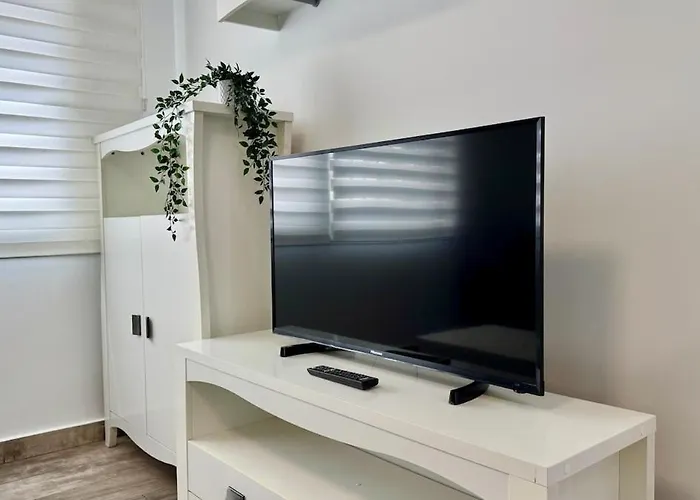 Escapada De Relax Y Diseno Con Piscina Y Barbacoa Hébergement de vacances Torremolinos