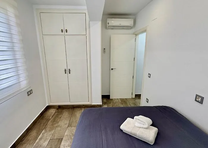 Escapada De Relax Y Diseno Con Piscina Y Barbacoa Hébergement de vacances Torremolinos