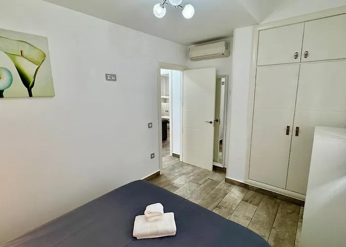 Escapada De Relax Y Diseño Con Piscina Y Barbacoa