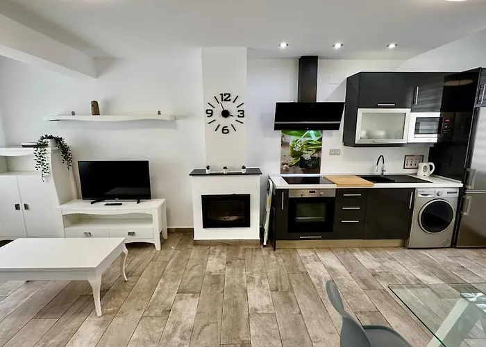 Hébergement de vacances Escapada De Relax Y Diseno Con Piscina Y Barbacoa *