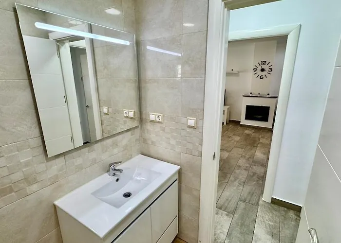 Escapada De Relax Y Diseño Con Piscina Y Barbacoa